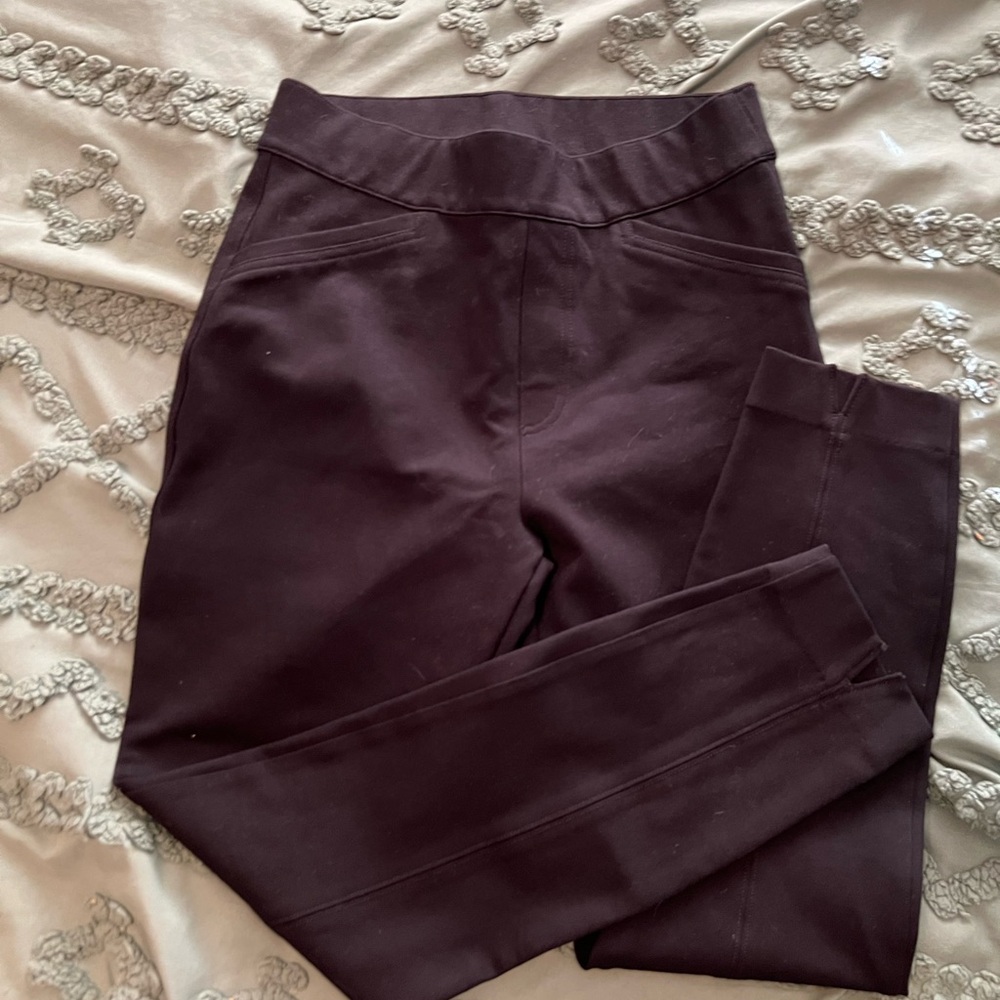 SPANX The Perfect Pant Back Seam
Skinny Ankle - Sz Small - Classic
Black